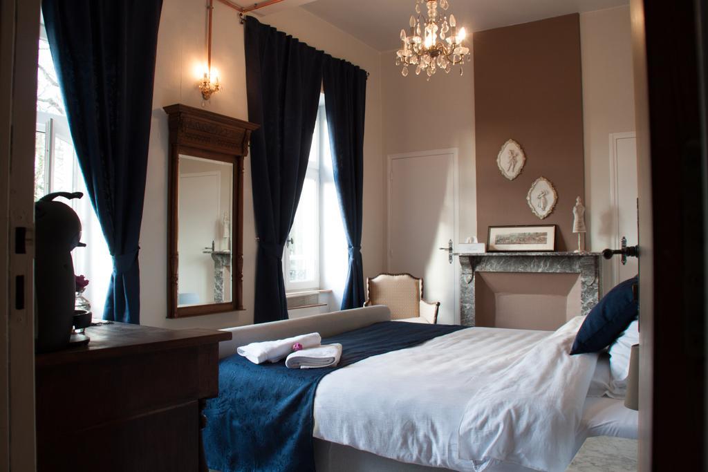 Château D' Aviette Givet Quarto foto